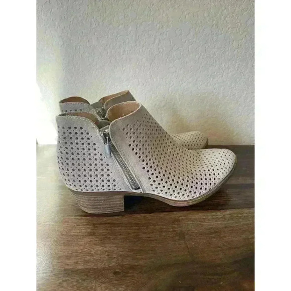 NEW Lucky Brand Booties Gray Perforated Leather Suede 9.5 Bayley zipper - Picture 3 of 8